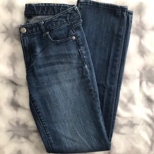 Gap: Straight Curvy Jeans